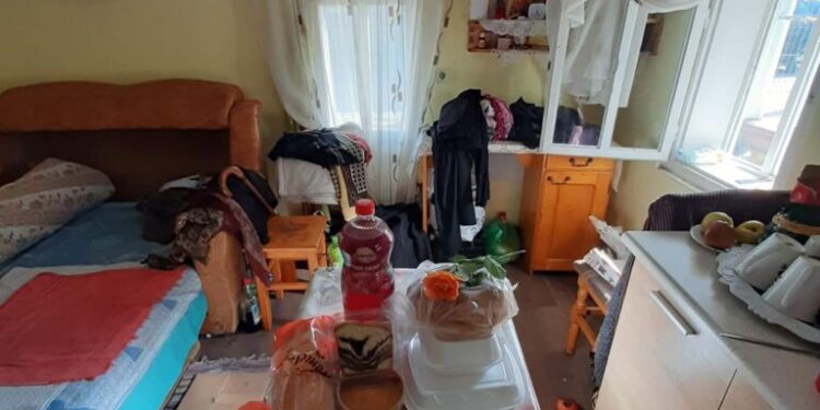25 de bătrîni necăjiți și ”Licuricii fericiți”, care acum sînt îngrijorați