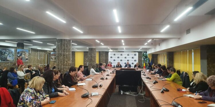 Primarul Sucevei, discuții cu directorii de școli despre atragerea de fonduri europene și despre economiile la energie electrică și la gaz care trebuie făcute