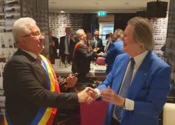 Primarul Lungu, la Paris, cu o diplomă și două medalii, la 100 de ani de la înființarea Grupului Rossmann, proprietarul ”Ambro”, cel mai mare agent economic din Suceava (Foto)