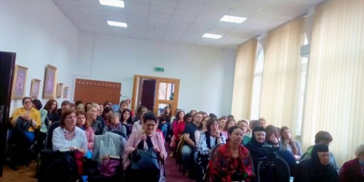 Lansări de carte Anca Mizumschi și Neculai Roșca: săli arhipline datorită promovării