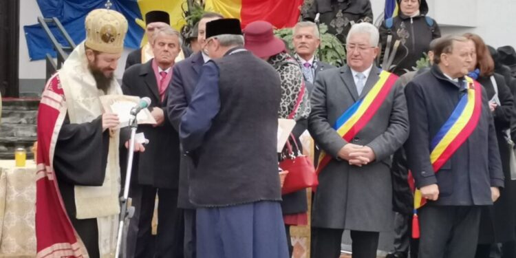 17 medalii omagiale, la inaugurarea Turnului Unirii, oferite de preotul paroh Viorel Vârlan, pentru toți cei care au contribuit la ridicarea monumentului de la  Biserica „Nașterea Maicii Domnului”