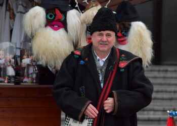 Colindători din Bălcăuți, Bogdănești, Calafindești, Mitocu Dragomirnei, Moara, Salcea, Solonețu Nou și Straja, la Tîrgul de Crăciun din centrul Sucevei