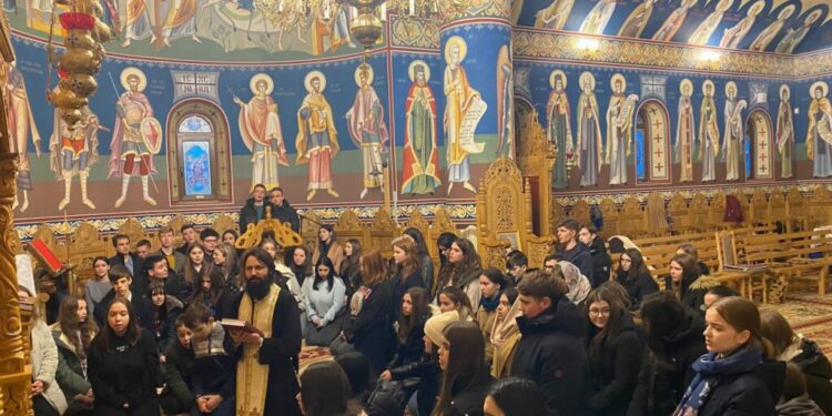 Concert de colinde cu intrarea gratuită, la Casa de Cultură Suceava. Vor fi și premiați voluntarii din cadrul Asociației Tinerilor Ortodocși Suceveni