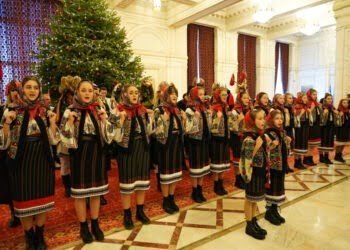 Mirela Adomnicăi, despre colindătorii din Suceava care au susținut recitaluri la Parlament: Am avut posibilitatea să fac anumite comparații cu cei care au venit din alte județe și m-am simțit mîndră că sînt bucovineancă