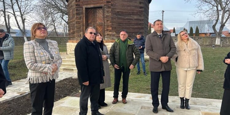 Ministrul Cseke, vizită la Mănăstirea Pătrăuți, monument UNESCO renovat cu fonduri guvernamentale