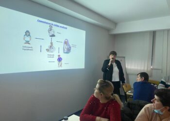Angajații Spitalului Județean Suceava, învățați să folosească limba de lemn