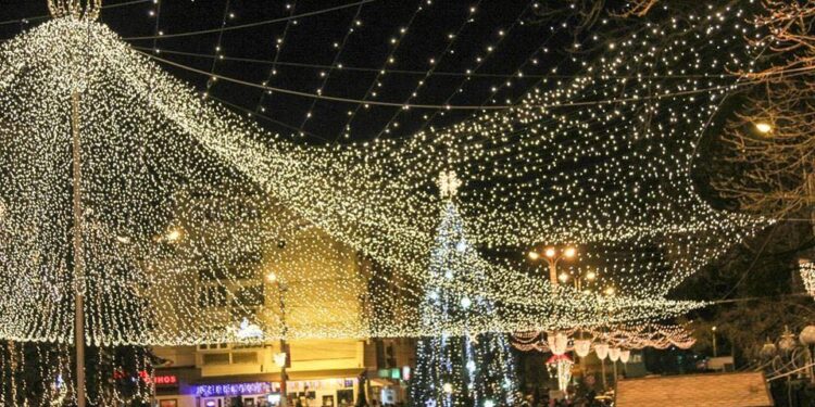 Primarul Cîmpulungului Moldovenesc: Să spui că faci economii pentru o lună, că vei cîștiga nu știu cît din iluminatul arhitectural de sărbători, nu cred că este chiar o laudă pentru un primar