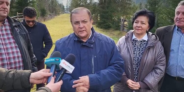 Au început lucrările la drumul județean Izvoarele Sucevei – Șepit, Ucraina. Drumul ar urma să fie gata pînă la finele anului