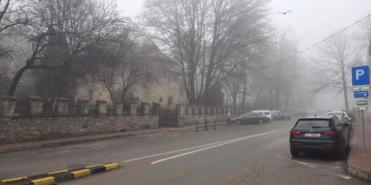 Lipsa parcării pentru autocare îi ține pe turiști departe de Hanul Domnesc. Cel mai vizitat obiectiv al Muzeului Național al Bucovinei, Cetatea de Scaun. Urmează Muzeul de Istorie și Muzeul Satului Bucovinean