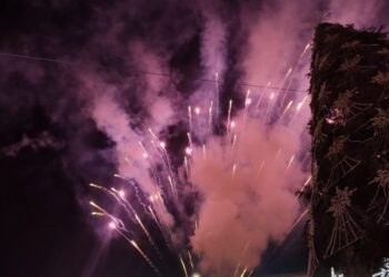 De Revelion, la focul de artificii din centrul Sucevei au asistat între 8.000 și 10.000 de oameni. Nu s-au înregistrat incidente