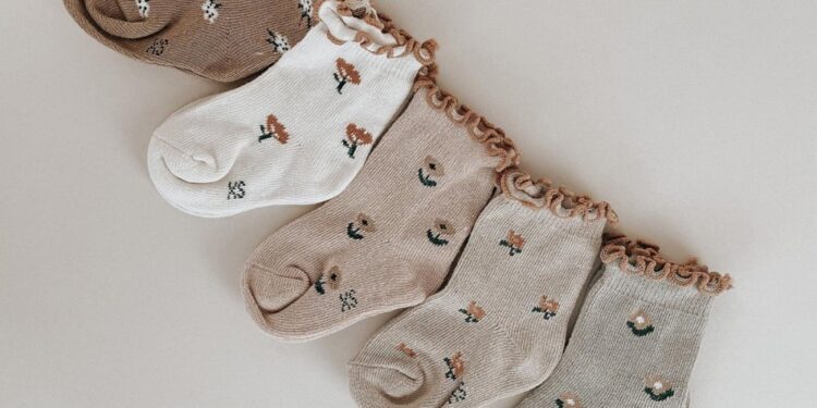 Șosete din bumbac pentru bebeluși și multe alte produse de sezon rece, la Little Prints