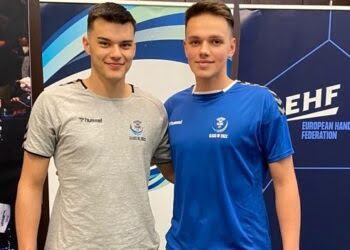 Pentru că sînt foarte buni, tinerii handbaliști suceveni Daniel Stanciuc și Cătălin Zarițchi au fost invitați într-o tabără de pregătire la Viena