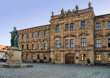 Două studente de la USV, timp de două luni, practică pedagogică la școala privată din Erlangen-Nuremberg. Cursurile de la această școală din Germania se fac numai în limba engleză