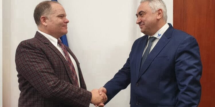 Atașatul cultural al Ambasadei SUA la București în vizită la universitatea suceveană, pentru un dialog referitor la diplomație