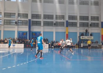 Păcat. CSU Suceava a condus și cu 5 goluri, dar a pierdut la un gol diferență meciul de pe teren propriu cu CSM București (Foto)