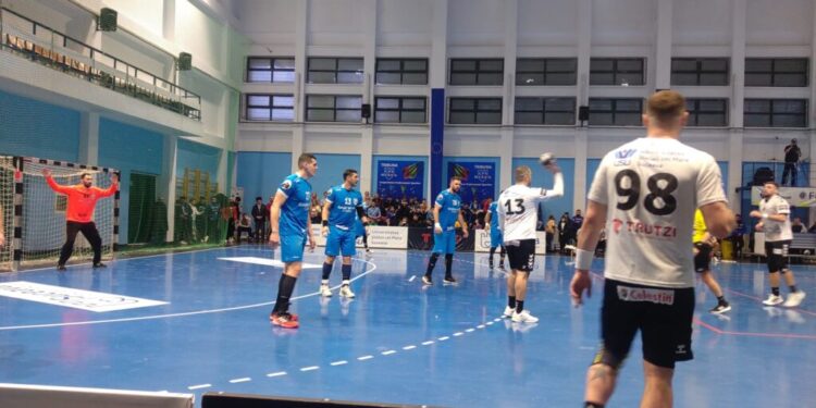 Păcat. CSU Suceava a condus și cu 5 goluri, dar a pierdut la un gol diferență meciul de pe teren propriu cu CSM București (Foto)