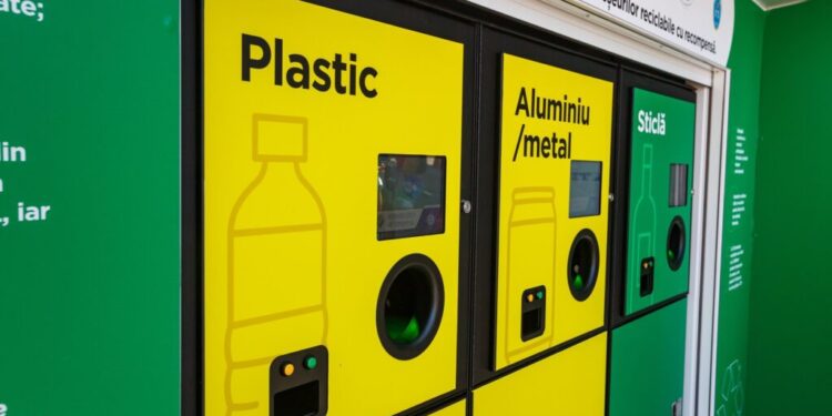 25 de insule ecologice digitalizate pentru colectarea selectivă a deșeurilor, la Cîmpulung Moldovenesc. Fiecare insulă va deservi cel puțin 200 de locuitori