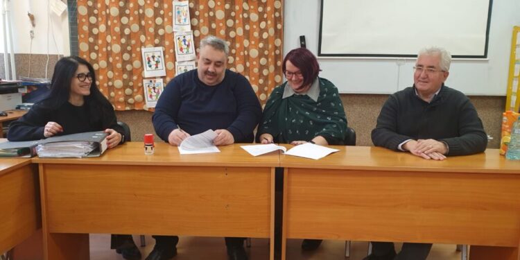 A fost semnat contractul pentru mansardarea Școlii 8 din Suceava. Termenul de execuție este de 6 luni
