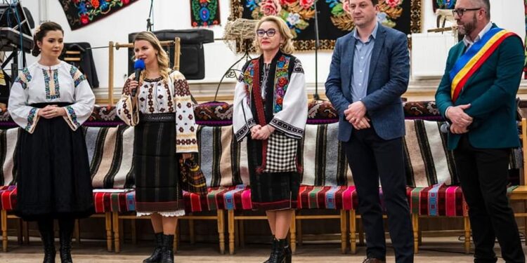 Proiectul sucevean ”10 pentru folclor”, și la Botoșani. Pentru început la Tudora