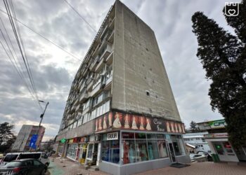 Contractul pentru renovarea Blocului Lamă din ”Areni”, semnat