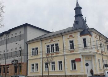 O clădire din centrul municipiului Cîmpulung Moldovenesc construită în 1902 a fost, în sfîrșit, reabilitată