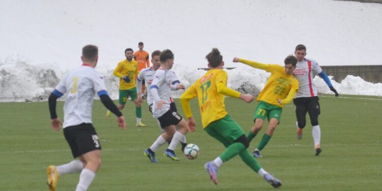 Foresta Suceava – Șomuz Fălticeni, 4-0 într-un meci amical disputat pe terenul sintetic de la Liceul cu Program Sportiv