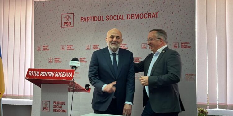 Dan Ioan Cușnir se dă la o parte, pentru a-i face loc lui Vasile Rîmbu la vîrful PSD Suceava. Domnul Cușnir este convins că domnul Rîmbu, pe care l-a caracterizat ca fiind un bun manager și un bun lider, va cîștiga alegerile pentru funcția de primar al Sucevei