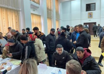 Bursa locurilor de muncă de la Dolhasca: 6 angajatori prezenți și 70 de rromi selectați pentru un al doilea interviu de angajare