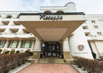 Taxa percepută hotelierilor din municipiul Suceava, la fel de mare ca cea percepută la Sibiu – 3%. În alte localități, taxa este de 1-2%. Suceava ar trebui promovată inclusiv pe CNN, Euronews, Sky News ori Eurosport