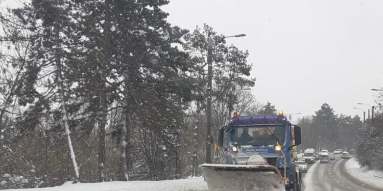 Conform INFOTRAFIC, mai multe tronsoane de drumuri naționale din județul Suceava sînt închise, din cauza ninsorilor și a viscolului