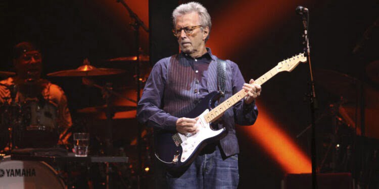 Sucevenii au propus ca la Zilele Orașului să cînte Eric Clapton sau Florin Salam. Cele mai multe nominalizări le au Ștefan Bănică Jr. și Alina Eremia