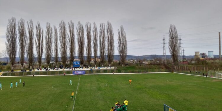 După primele 60 de minute în care a fost penibilă, antrenorul Dorin Goian a mutat inspirat, iar Foresta Suceava a început să joace fotbal și a reușit să cîștige la CSM Bacău cu 2-1. Ca și etapa trecută, Filip a fost omul meciului (Foto)