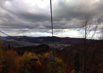 Minivacanța de 1 mai, la Gura Humorului, cu piscină acoperită, telescaun și fîntînă arteziană muzicală