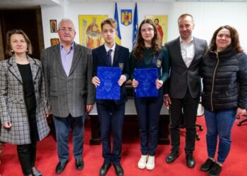 Elevii medaliați cu aur la Olimpiada Internațională de Astronomie și Științele Spațiului pentru Juniori, cîte 10.000 de lei din partea Primăriei Suceava