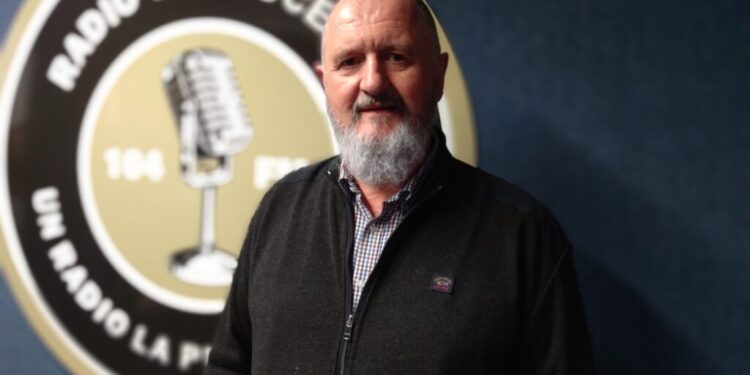 De cînd nu mai este prefect, senator sau director, telefonul lui Orest Onofrei sună mai puțin de sărbători. Onofrei: ”Telefonul nu suna la Orest Onofrei, suna la prefect, la director, la senator”