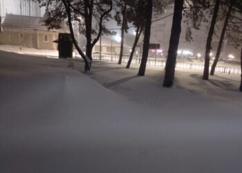 Încă 12 ore de cod portocaliu de ninsori și vînt