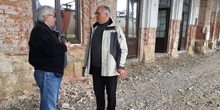 Oamenii au plecat, gara de la Ițcani a rămas. A rămas la fel de ”obosită”