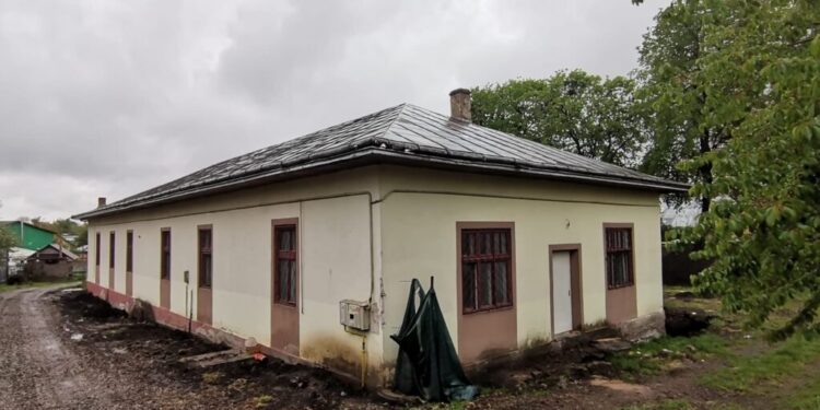 Dintr-un punct de vedere, Forăști și Bunești sînt peste Ipotești, localitate din Zona Metropolitană Suceava