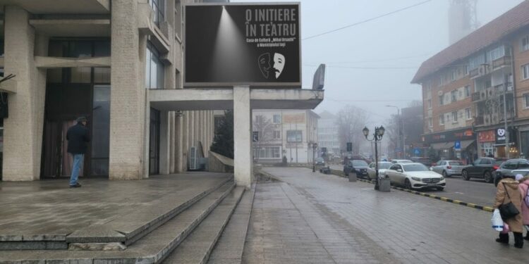 Centrul Sucevei se pretează pentru afișe lipite cu aracet, dar nu și pentru un panou luminos?