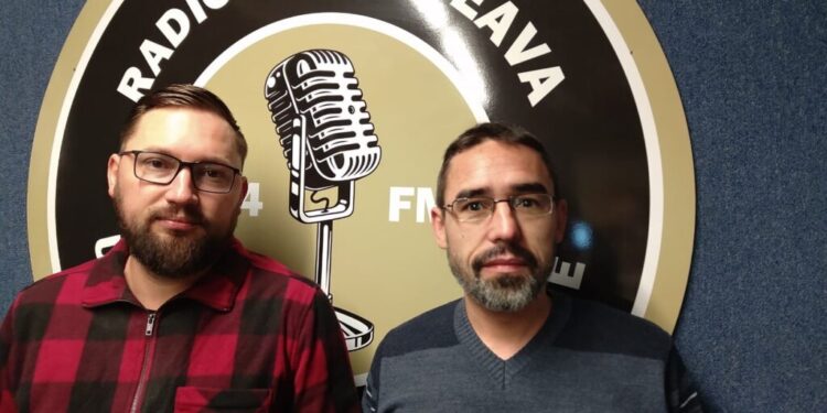 Partida de fotbal de la Rîmnicu Sărat dintre CSM și Foresta Suceava, din turul semifinalei barajului de promovare în Liga a II-a, va fi transmisă în direct pe YouTube, la adresa stirisuceava.net. Meciul de la ora 18.00 va fi comentat de Dinu Zară și Ionuț Schipor