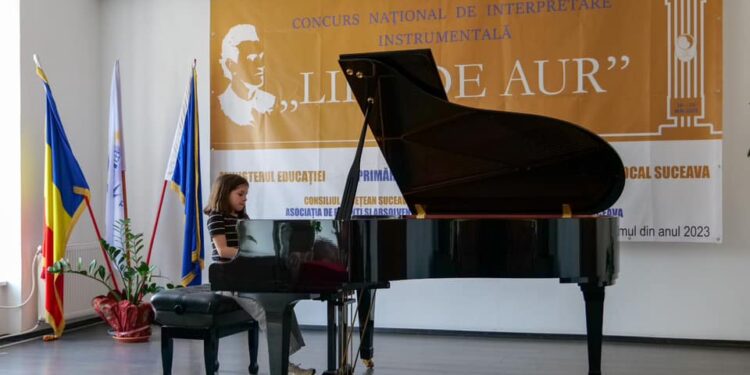 A început ”Lira de Aur”. La concursul național de interpretare instrumentală participă 350 de elevi. Cei mai mulți copii sînt înscriși la pian și vioară