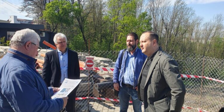 Primăria Suceava, obligată de Inspecția în Construcții să efectueze o serie de expertize pe versantul Zamca, după alunecările de teren înregistrate