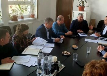 Amenzi de 90.000 de lei, pentru poluarea rîului Bistrița cu ape de mină în zona Broșteni