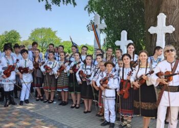 Renumitul violonist Alexandru Tomescu, concert la Suceava, pe 25 iunie. Cei 170 de de tineri violoniști care au participat la comemorarea lui Ciprian Porumbescu, invitați să-l cunoască pe maestrul Tomescu