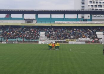 Titi, Cornel, Ștefan, Șerban și toți ceilalți băieți, jucați pentru voi și va fi bine! Pentru toată lumea. Hai Suceava!