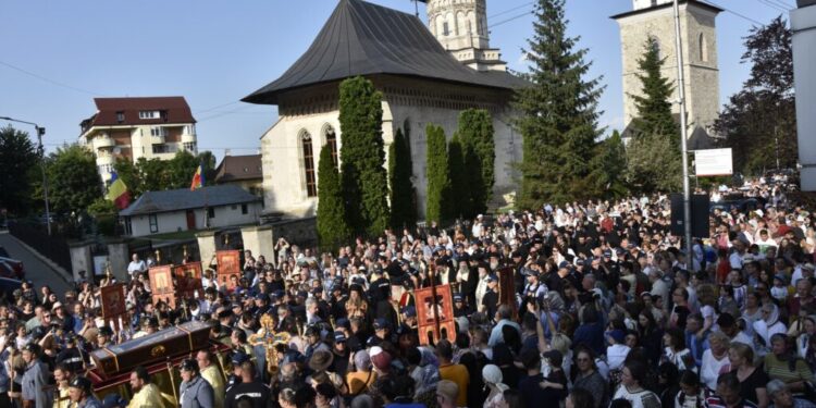 40.000 de oameni la procesiune și în curtea Mănăstirea Sfîntul Ioan cel Nou între 22 și 25 iunie. ”A fost o măsură foarte bună aceasta ca procesiunea cu moaștele Sfîntului Ioan să aibă loc pe 22 iunie de la ora 18.00, și nu pe 24 iunie, de hram, pe la orele prînzului”