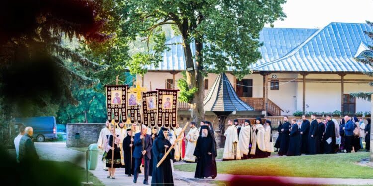 Sfîntul Mare Mucenic Ioan cel Nou, cinstit în aceste zile la Catedrala Arhiepiscopală din Suceava. Slujbe, dar și o expoziție de fotografie dedicată lui Ciprian Porumbescu și proiecția filmului ”Ciprian Porumbescu”, în prezența interpretului rolului principal, Vlad Rădescu