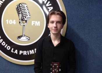 Ștefan Albu, artistul care a susținut un recital la slujba de pomenire a voievozilor Moldovei: Cetatea de Scaun este un obiectiv care, într-adevăr, miroase a istorie și a putere. Este minunat acolo și e o atmosferă deosebită