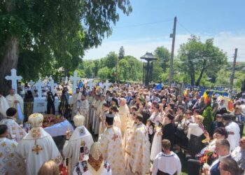 Ordinul Crucea Bucovinei, din partea Arhiepiscopiei Sucevei și Rădăuților, pentru strănepoata lui Ciprian Porumbescu, Stanca Scholz-Cionca, și pentru actorul Vlad Rădescu, cel care a interpretat rolul lui Ciprian Porumbescu