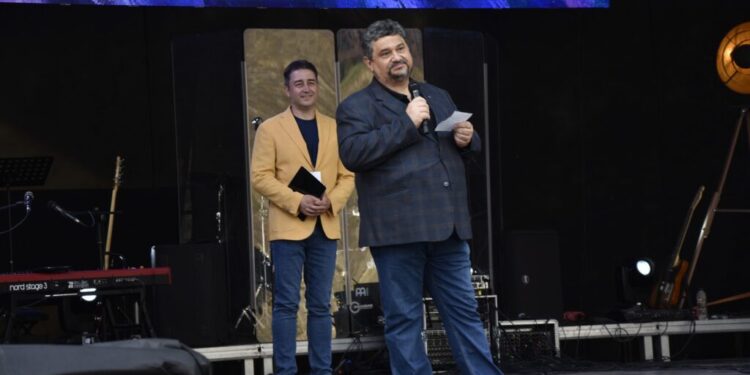 Peste 2.000 de spectatori, în șanțul Cetății de Scaun, la deschiderea Festivalului ”Filarmonia”